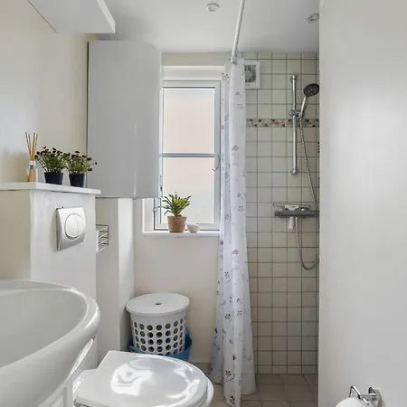 3 Bedroom Amazing In Holiday home